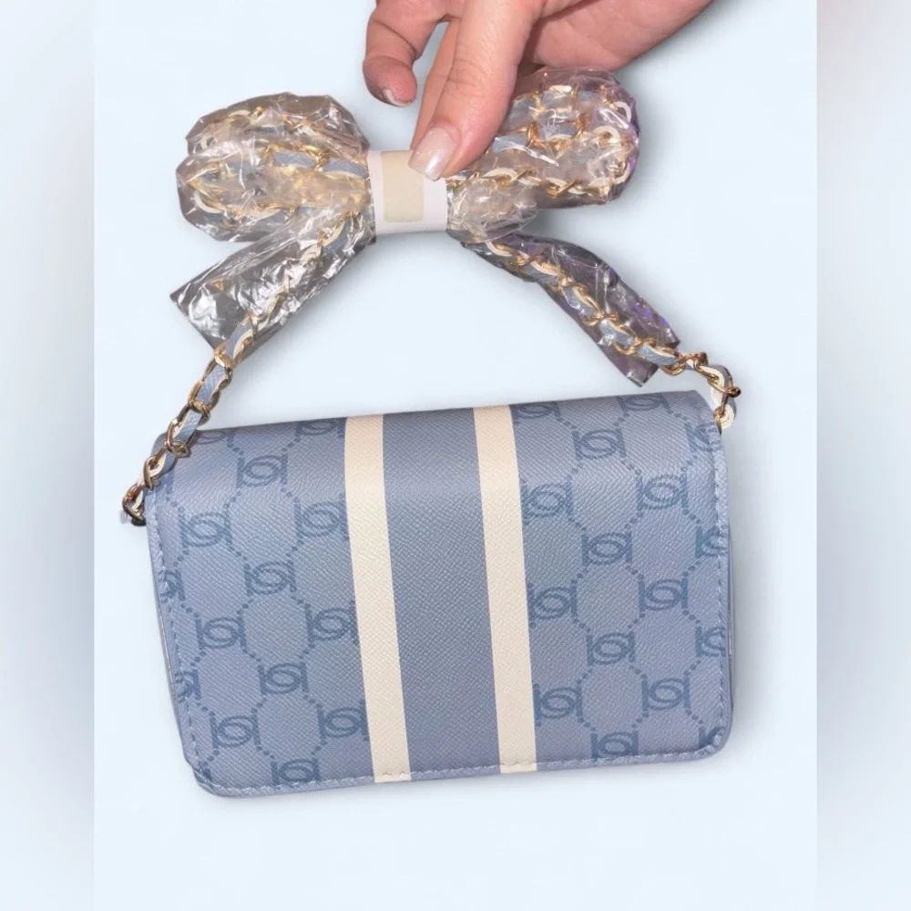 Bebe NWT Paisley Flap Crossbody Denim Blue Logo Bag Gold Chain Strap - Picture 2 of 9